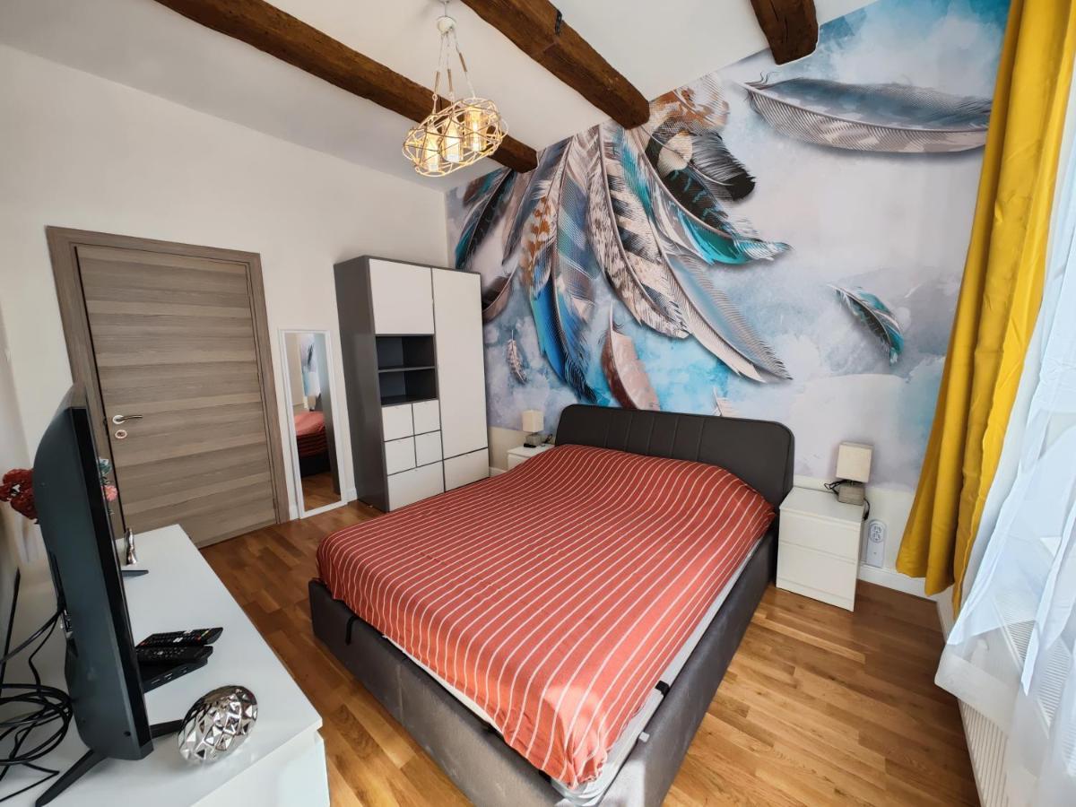 Apart Sofia Lion Bridge 2Bdr Self Check In Apartment Ngoại thất bức ảnh